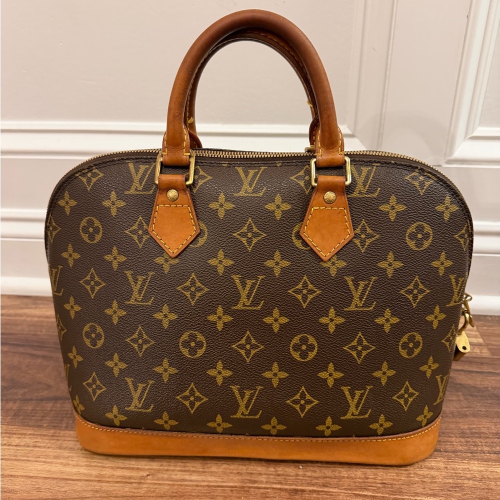 Louis Vuitton Alma PM Brown Monogram Handbag - Picture 2 of 14